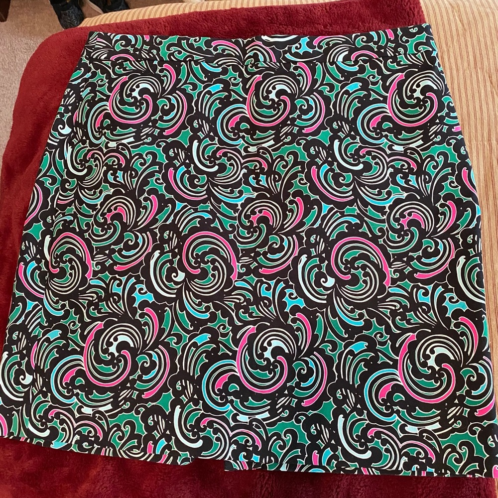 EUC. Banana Republic Skirt. Size 14. Excellent condition. Zippered back.